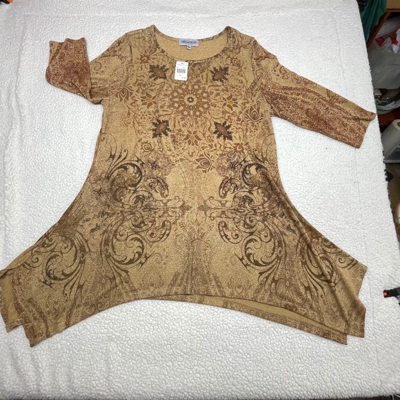 NWT XL Closet Full Medalion Leaf Brown Women’s Top - Picture 1 of 13
